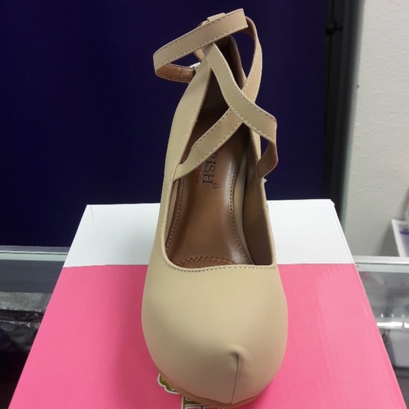 🎉HP🎉Nude wedge heel - Picture 4 of 4
